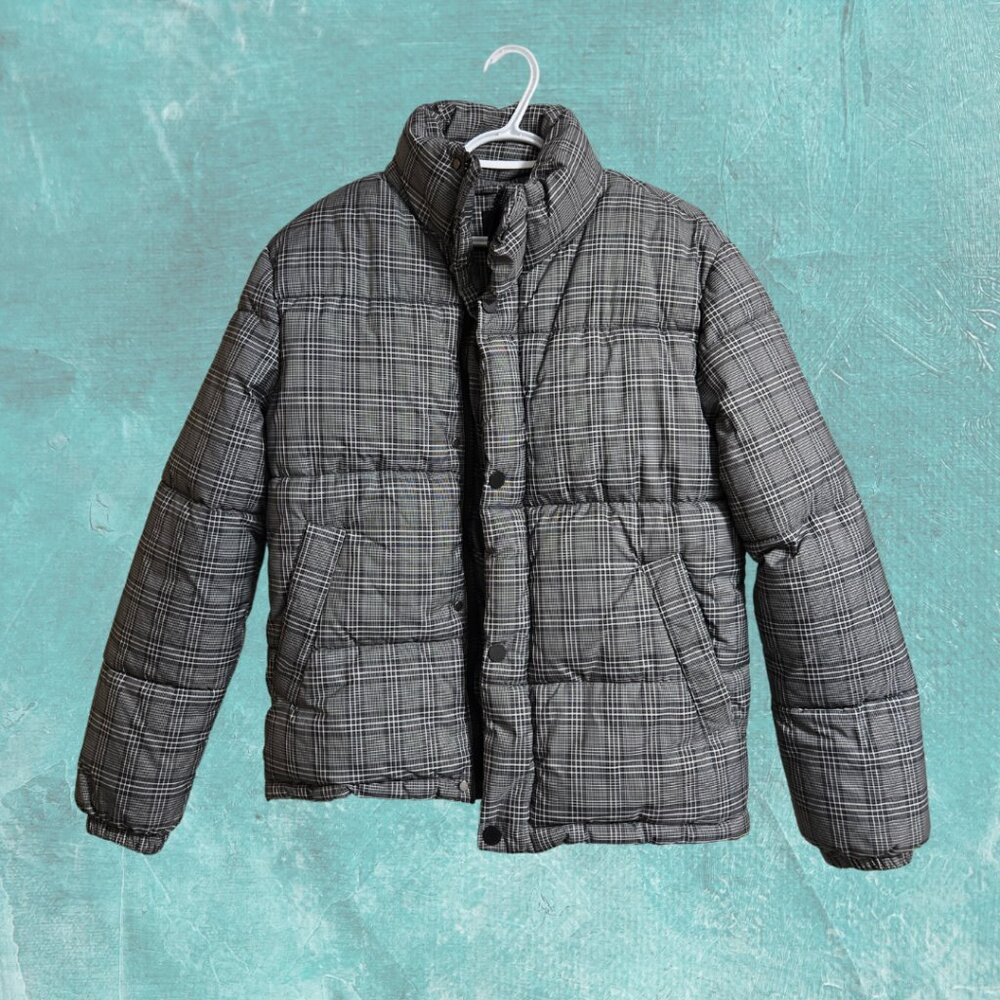 H&M Men’s Black & White Plaid Puffer Jacket – Size Small (NWOT)